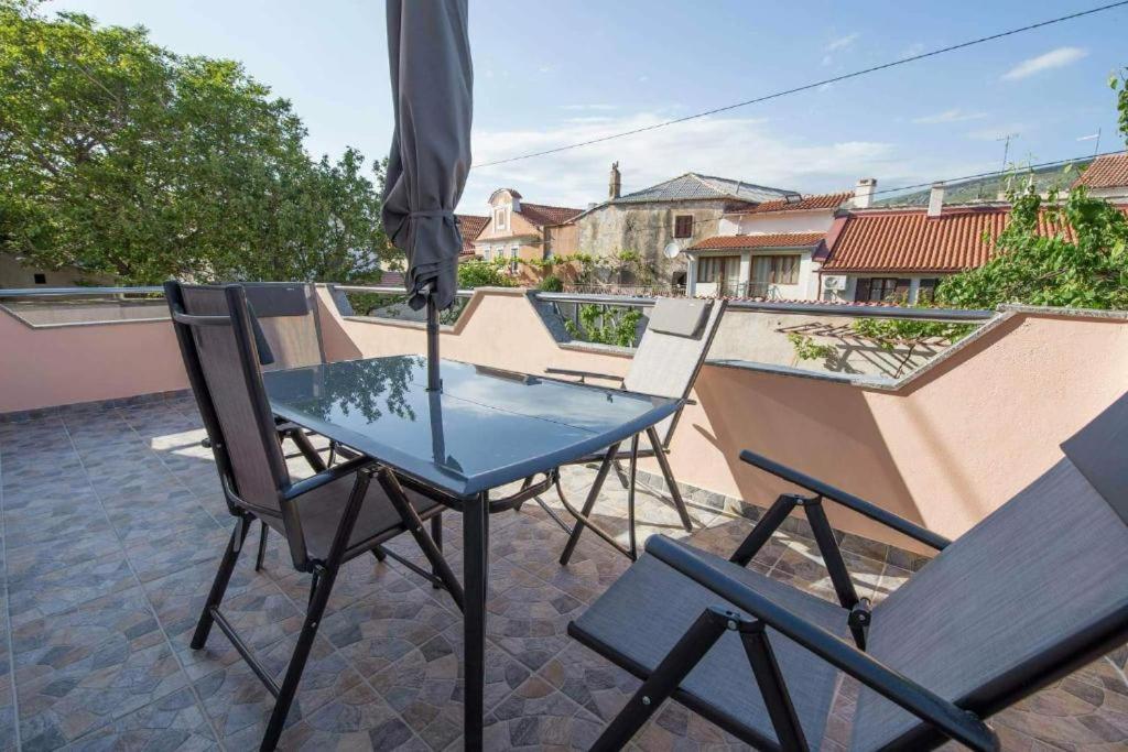 Apartman Pod Nehajem Apartman Zengg Kültér fotó