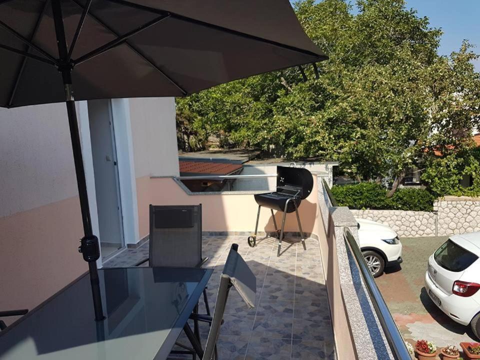 Apartman Pod Nehajem Apartman Zengg Kültér fotó