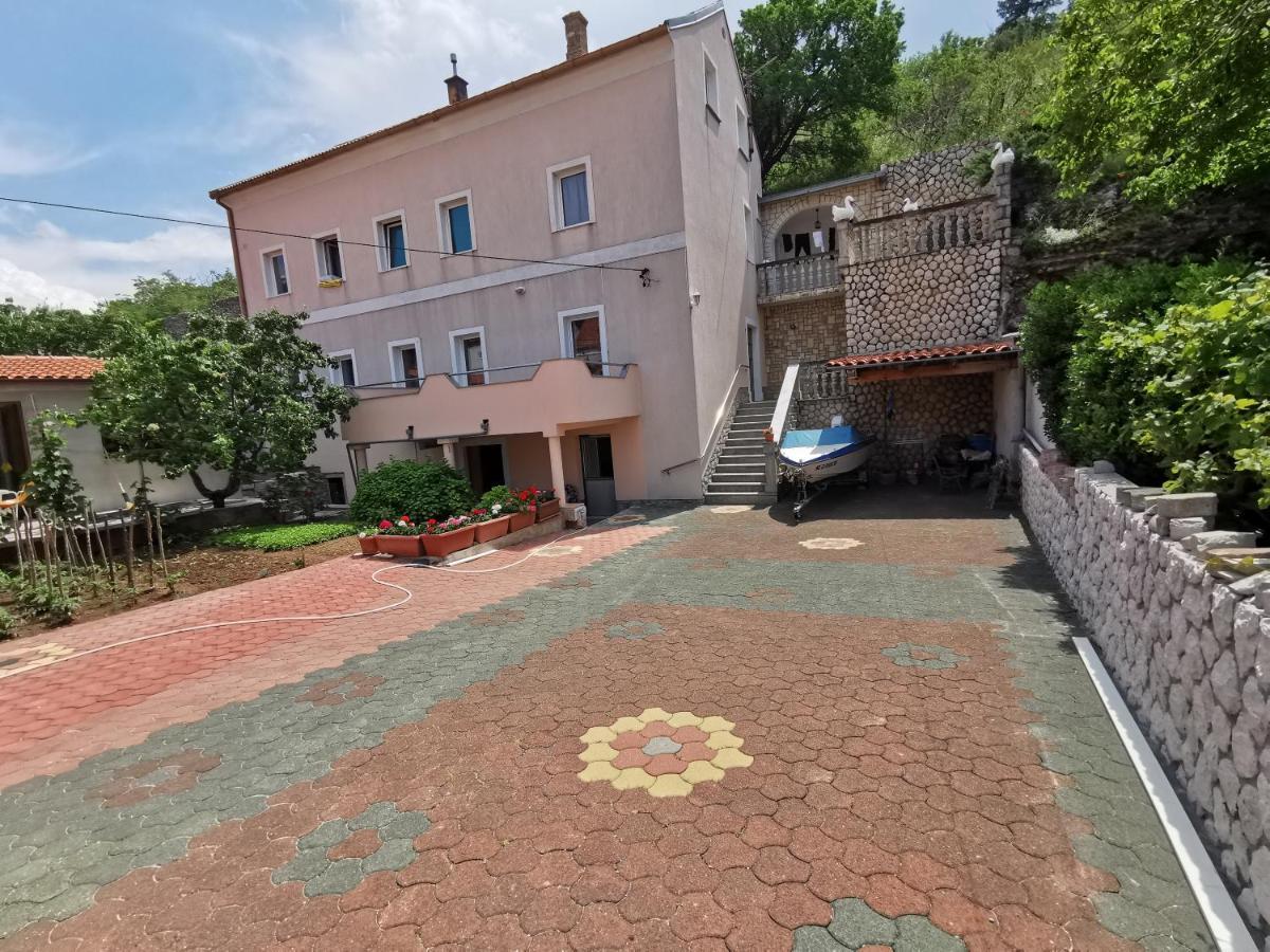 Apartman Pod Nehajem Apartman Zengg Kültér fotó