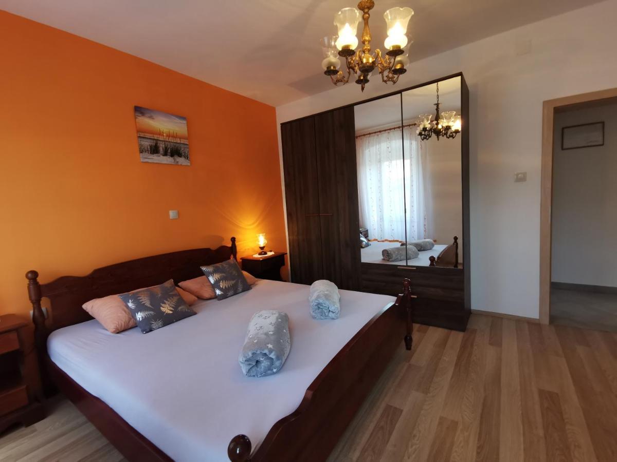 Apartman Pod Nehajem Apartman Zengg Kültér fotó