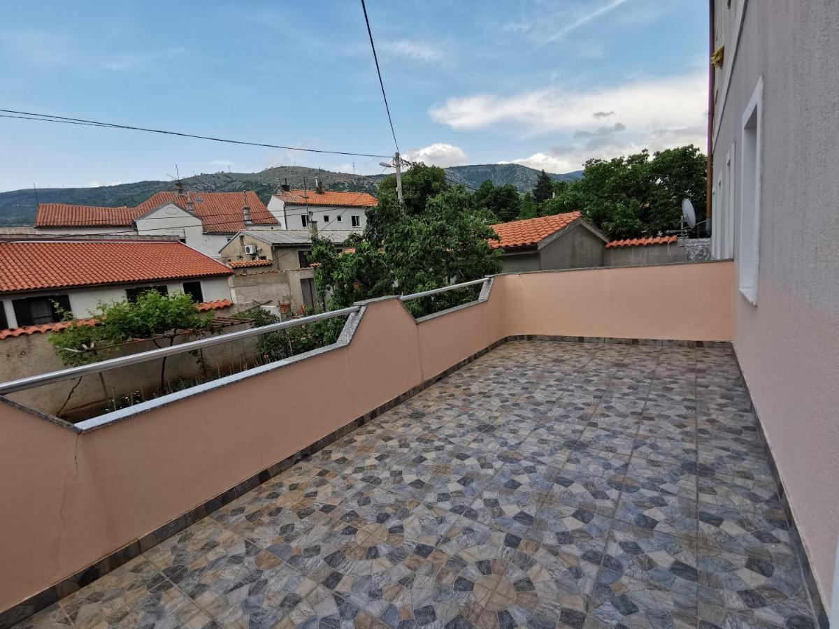 Apartman Pod Nehajem Apartman Zengg Kültér fotó