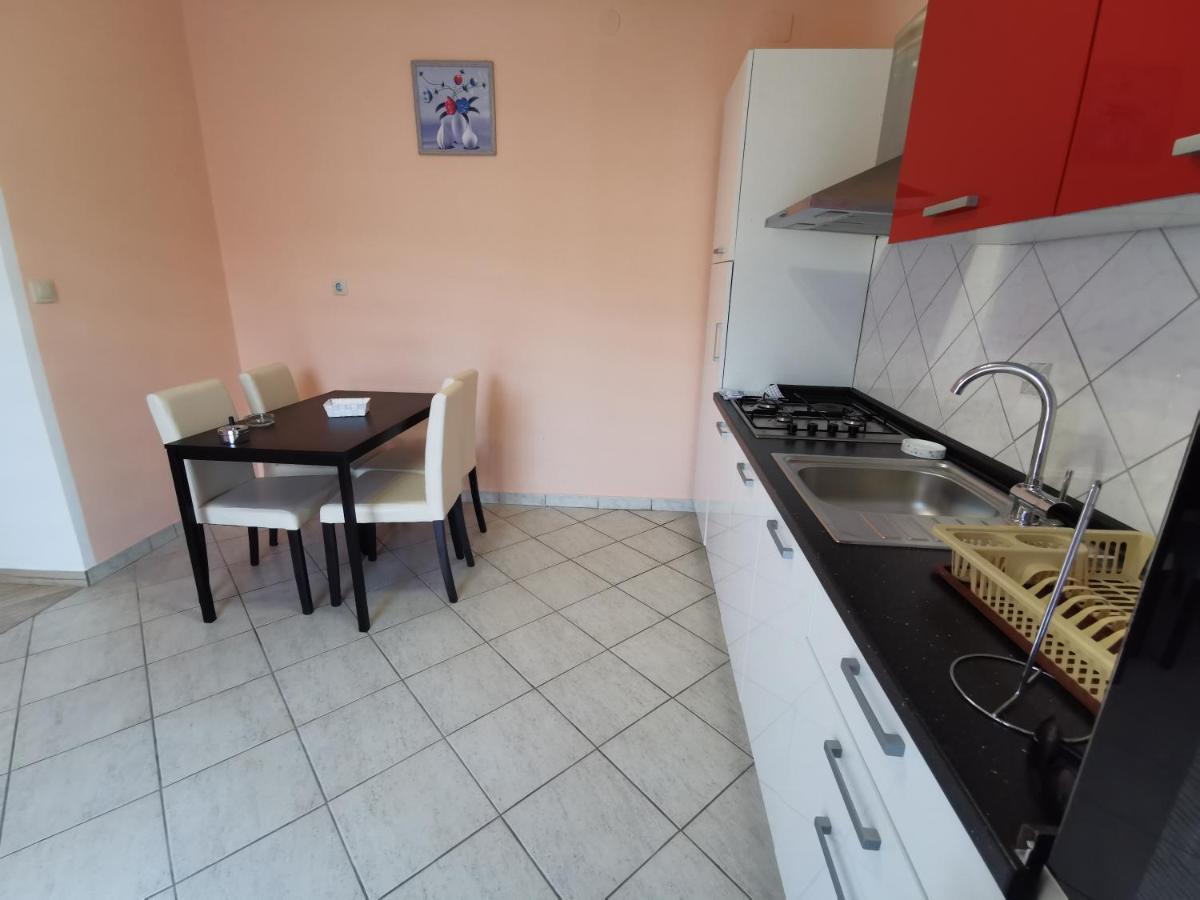 Apartman Pod Nehajem Apartman Zengg Kültér fotó