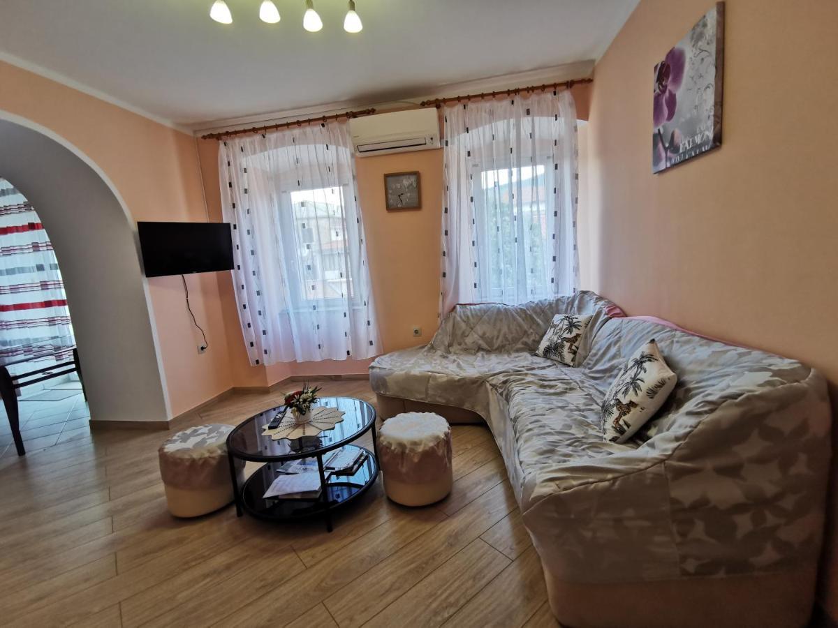 Apartman Pod Nehajem Apartman Zengg Kültér fotó