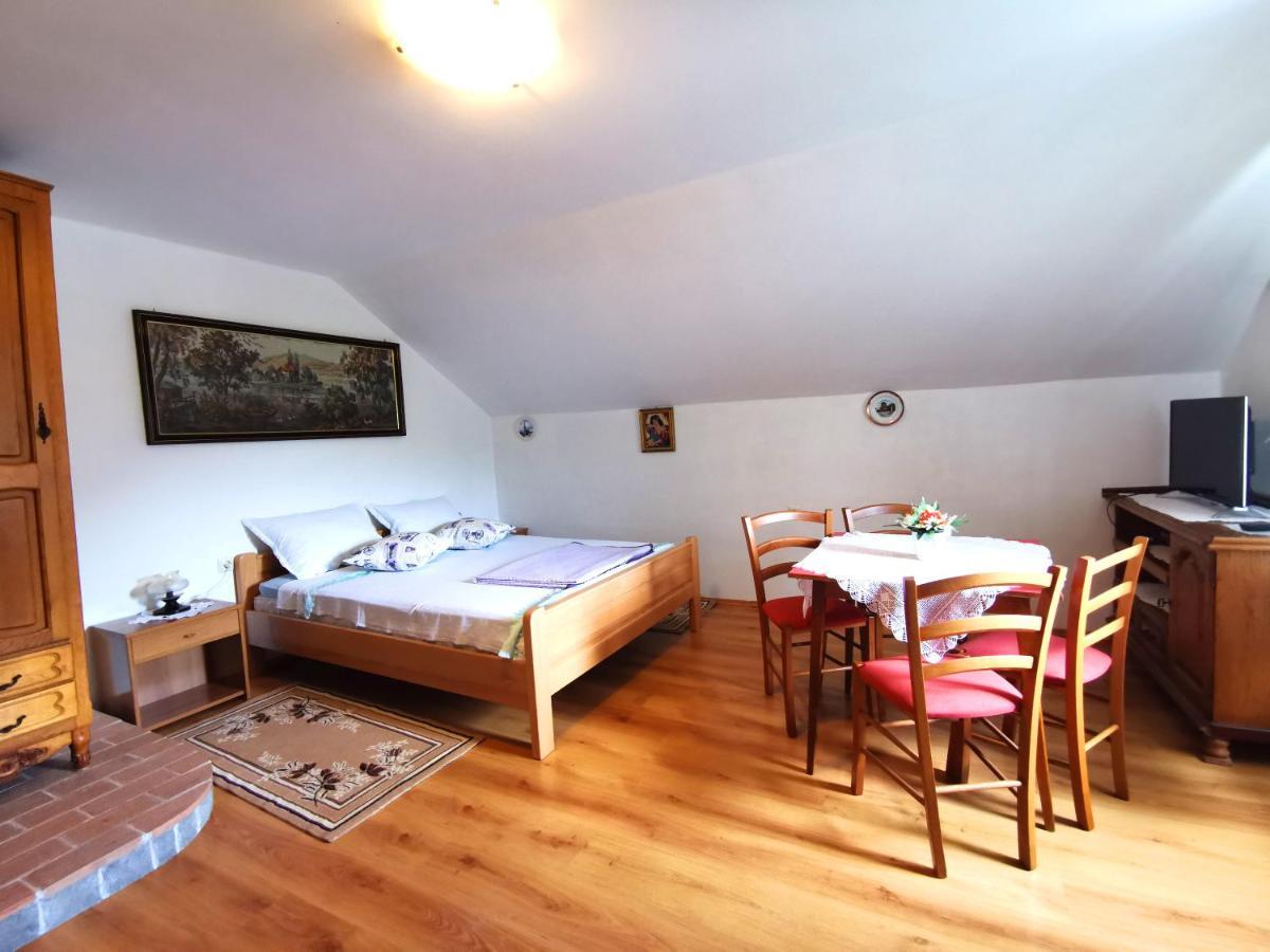 Apartman Pod Nehajem Apartman Zengg Kültér fotó