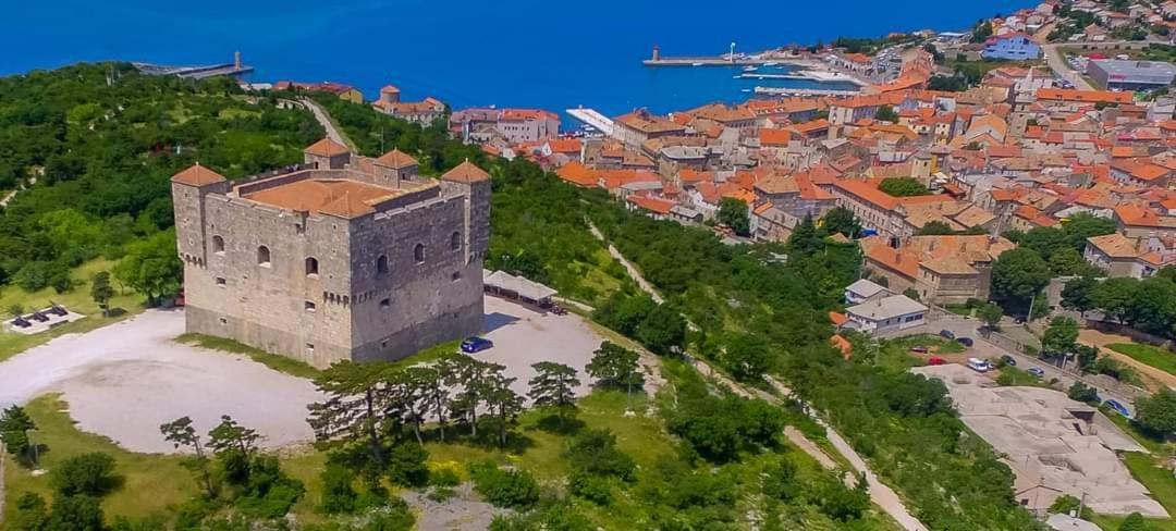 Apartman Pod Nehajem Apartman Zengg Kültér fotó