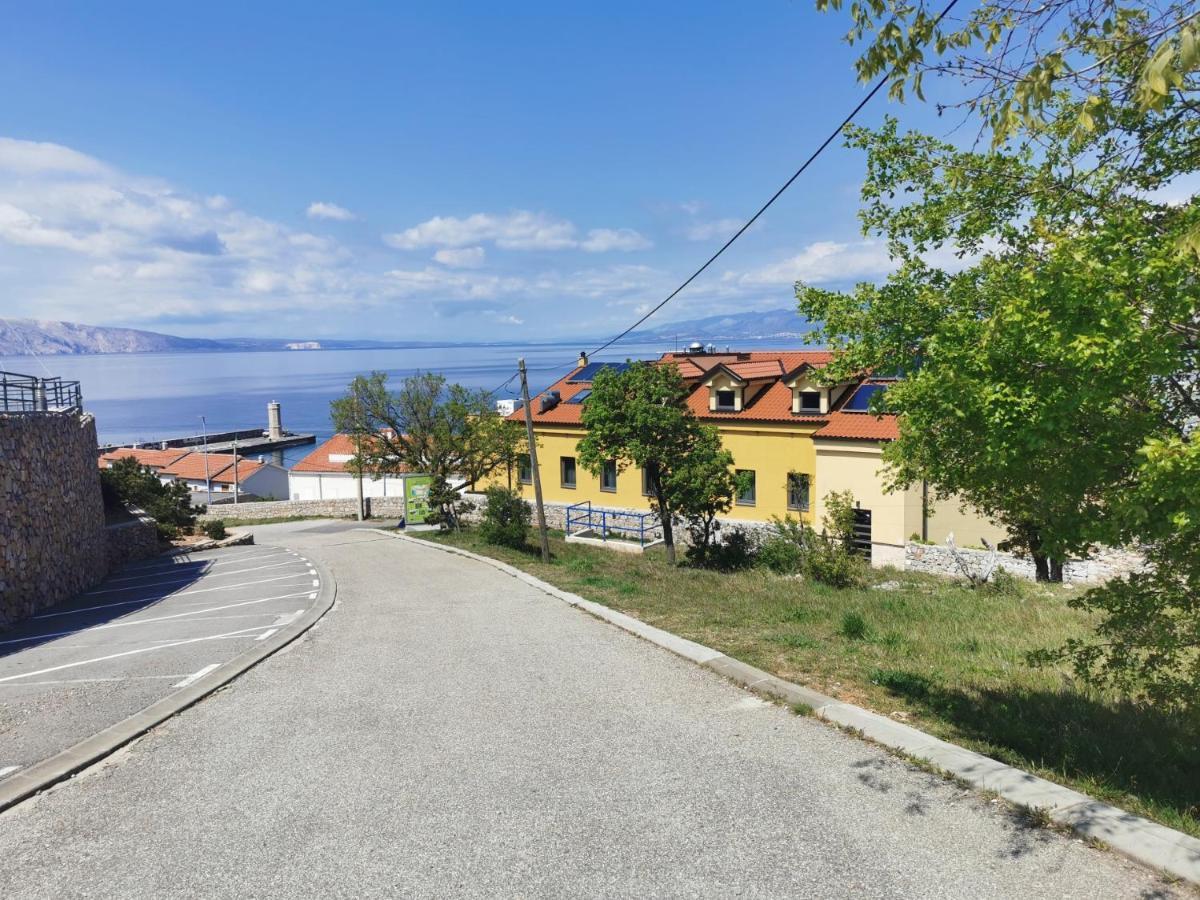 Apartman Pod Nehajem Apartman Zengg Kültér fotó