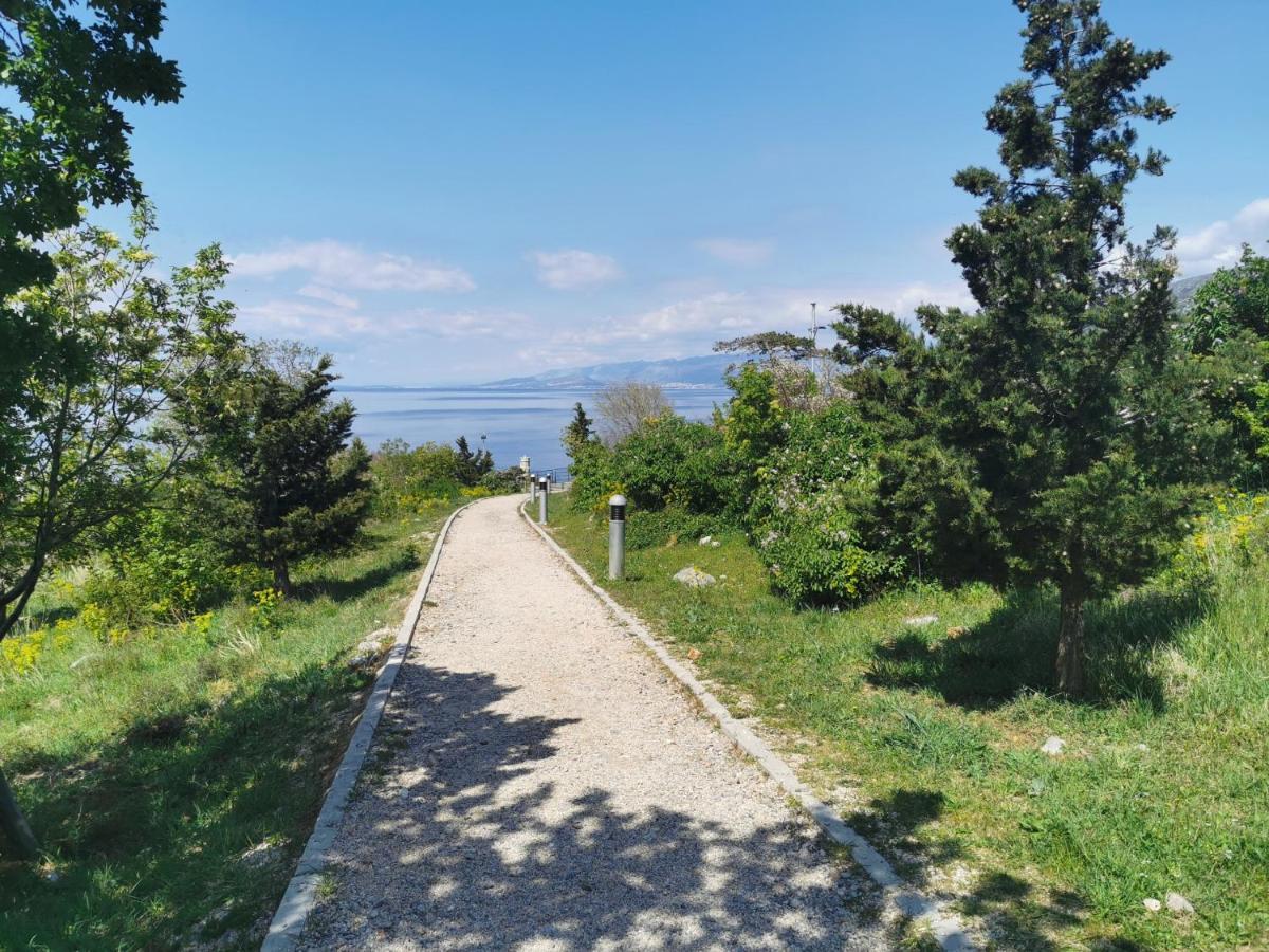 Apartman Pod Nehajem Apartman Zengg Kültér fotó